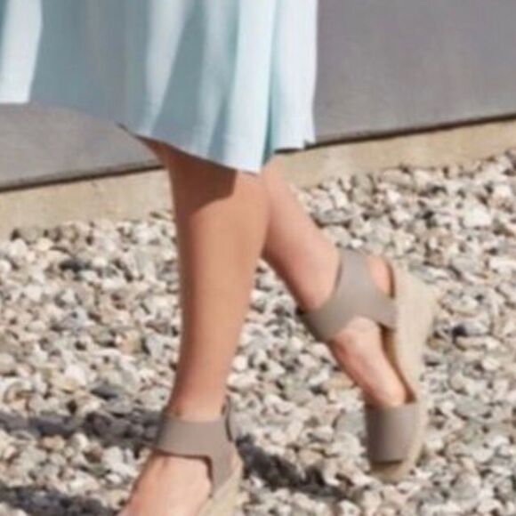 Sz 9 VINCE Made in Spain Sophie Wedge Sandal w Jute Rope Detail in agree Retail - Picture 4 of 10